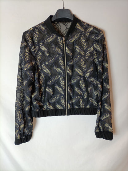 ZARA. Bomber negra bordada T.xs