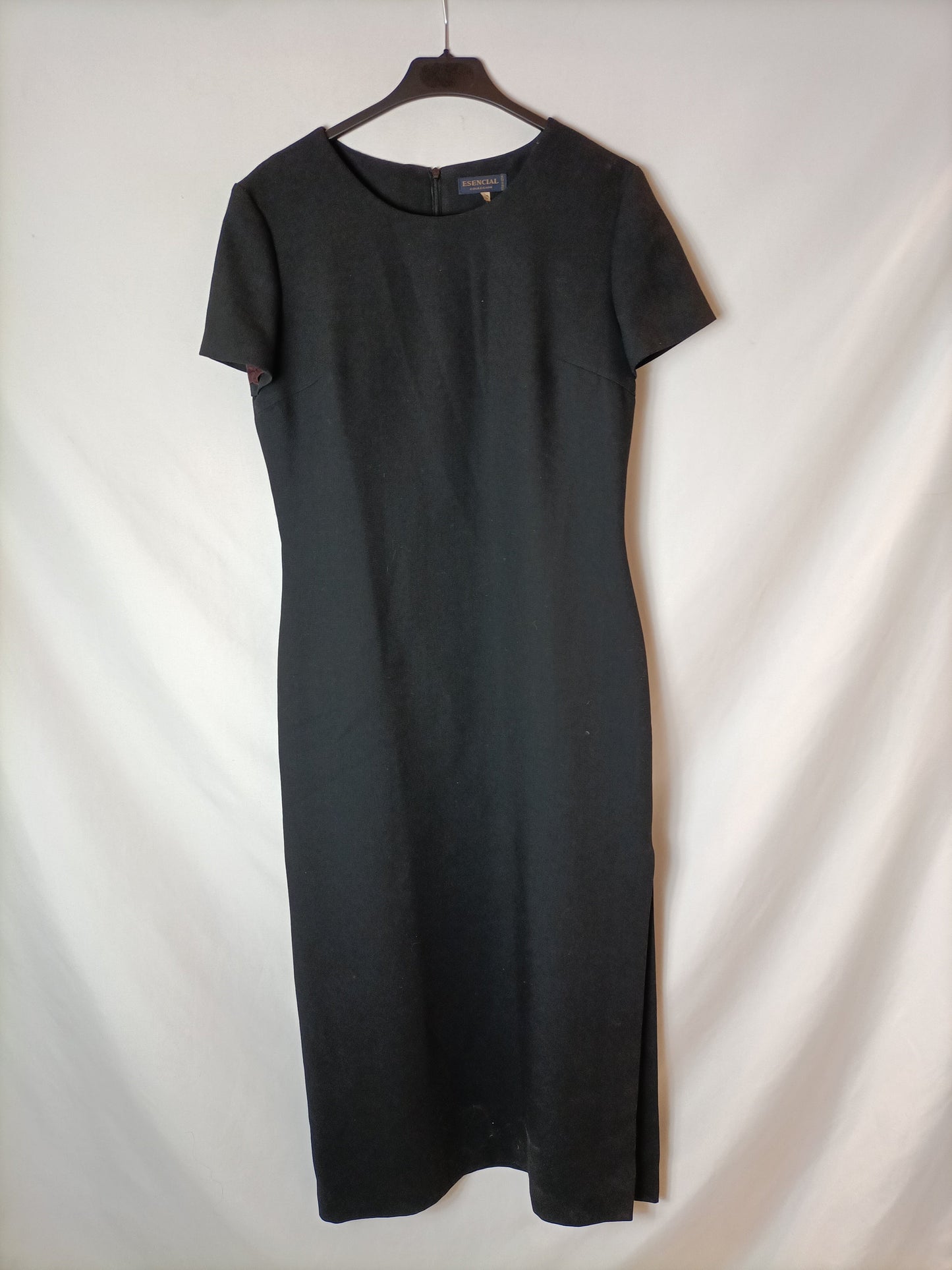 ESSENTIAL. Black midi dress with side opening T.40 (tara) 