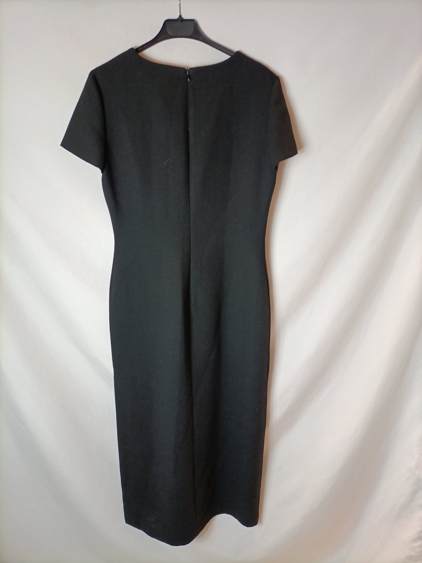 ESSENTIAL. Black midi dress with side opening T.40 (tara) 