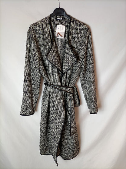 SHOPYLINE. Abrigo espiga blanco y negro T M/L