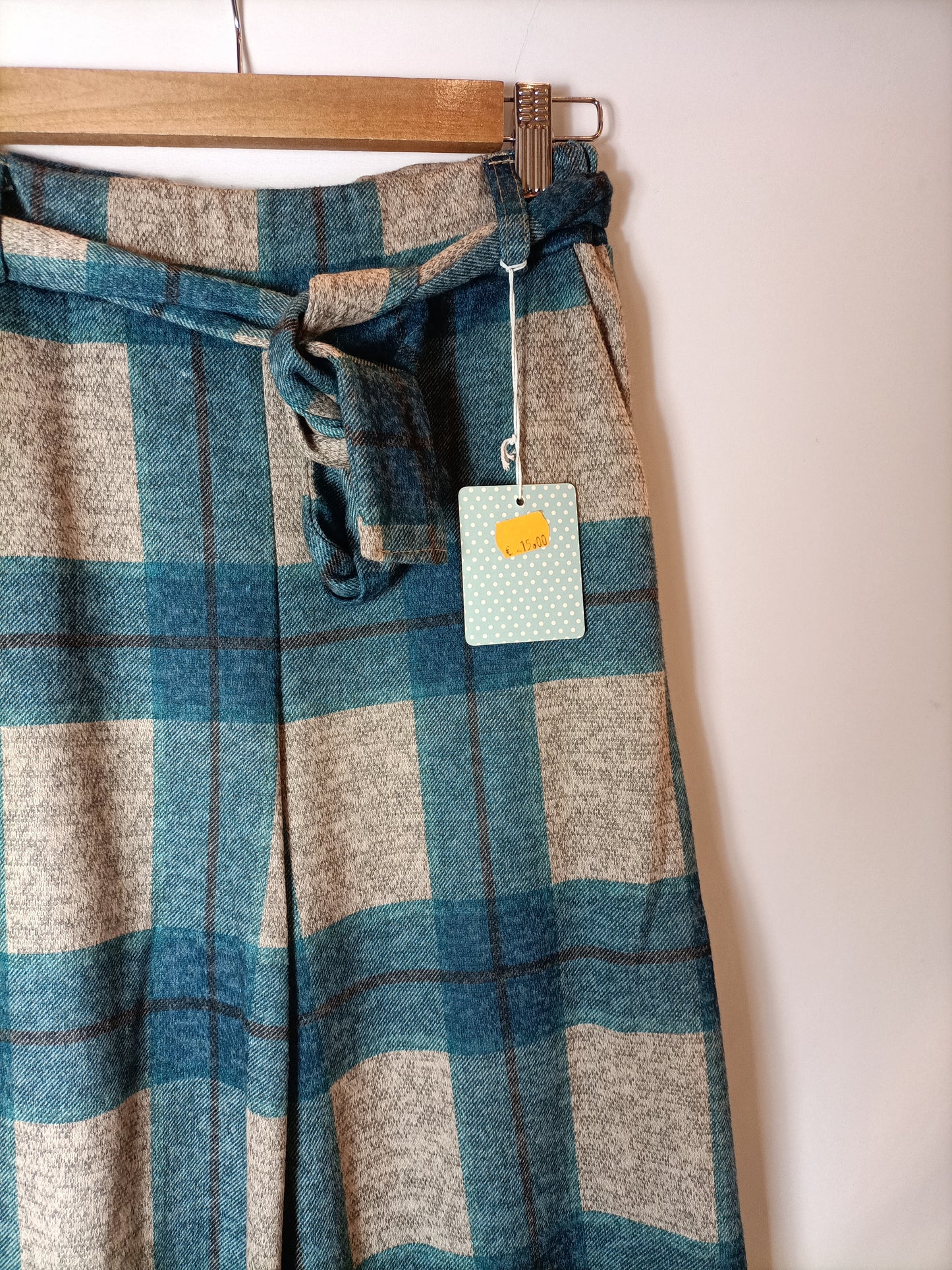 JB. Pantalones culotte cuadros. T.S