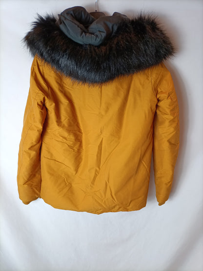 ZARA. Parka amarilla acolchada T.s