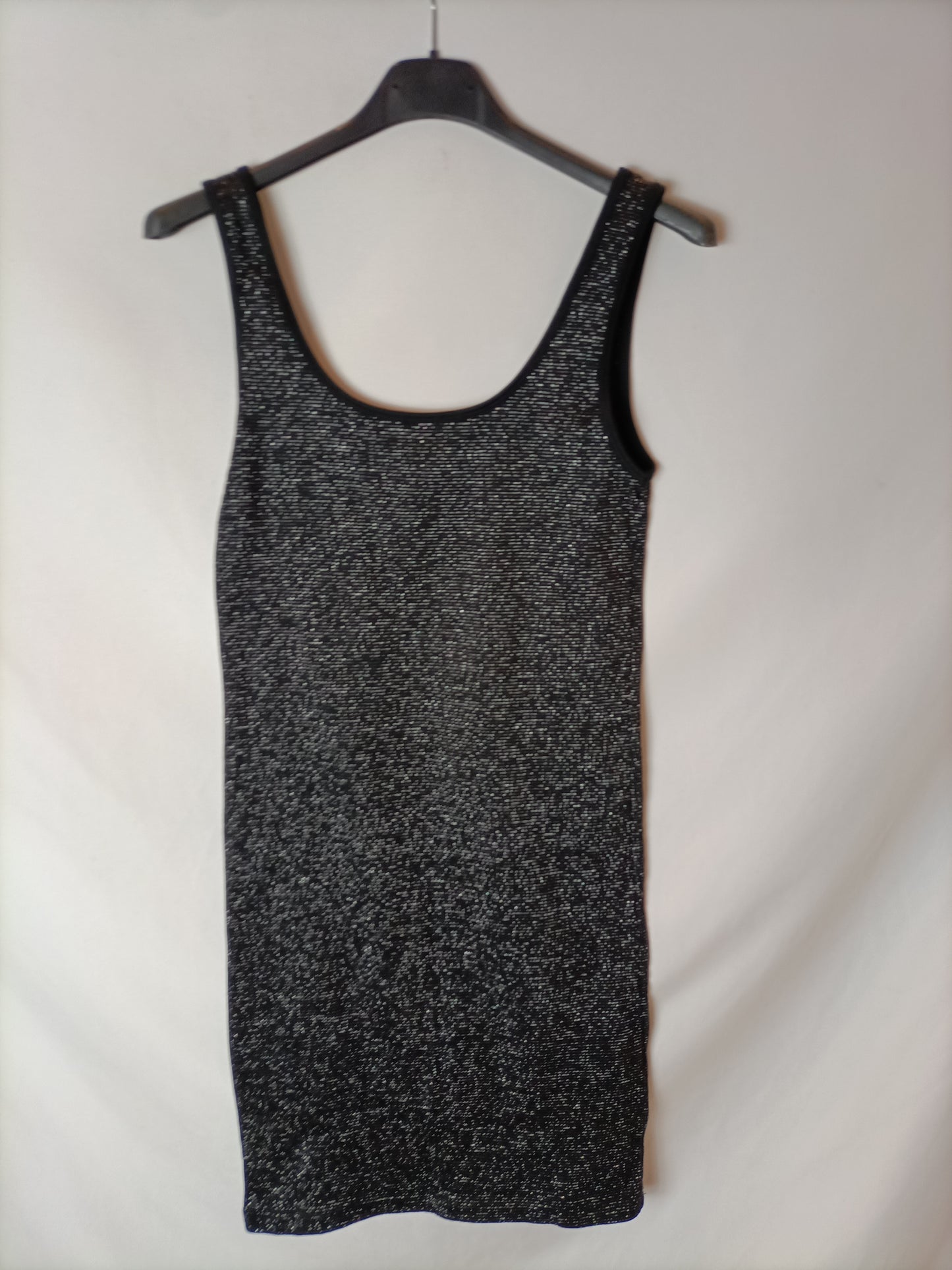 ZARA. Vestido entallado hilos  T.s