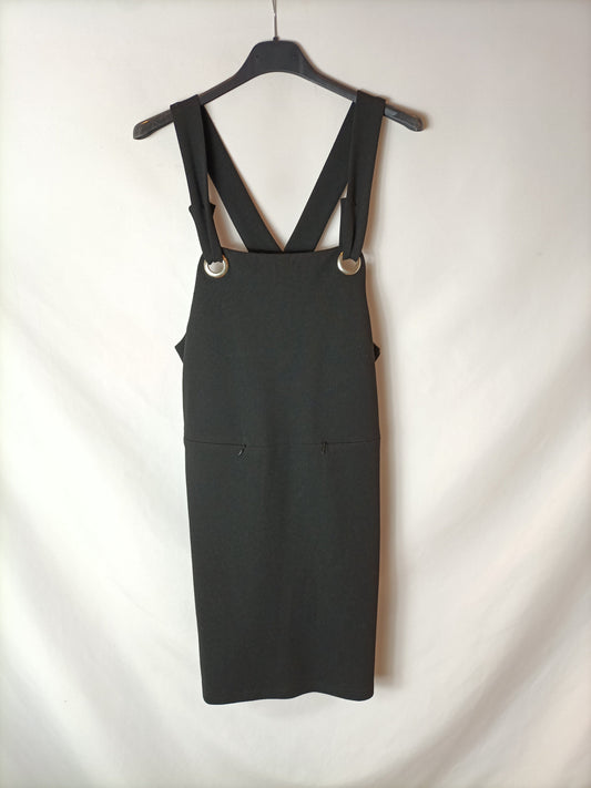 FORMULA JOVEN. Pichi negro con tirantes ajustables. T.36