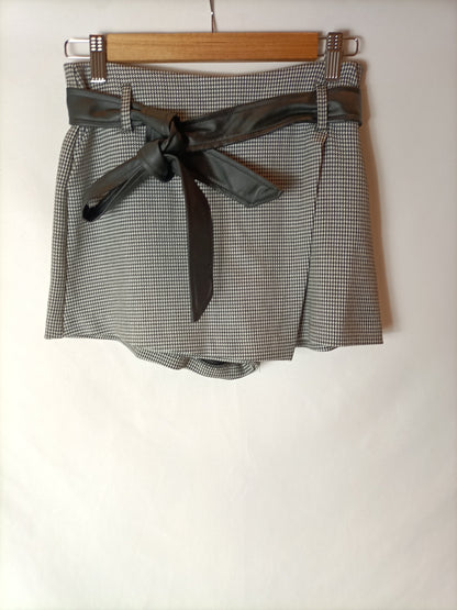 ZARA. Houndstooth culottes. Size XS
