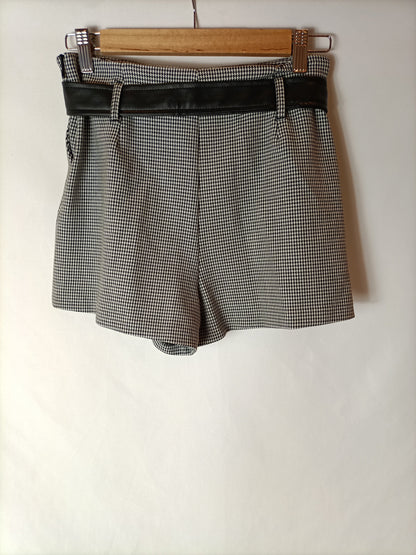 ZARA. Houndstooth culottes. Size XS