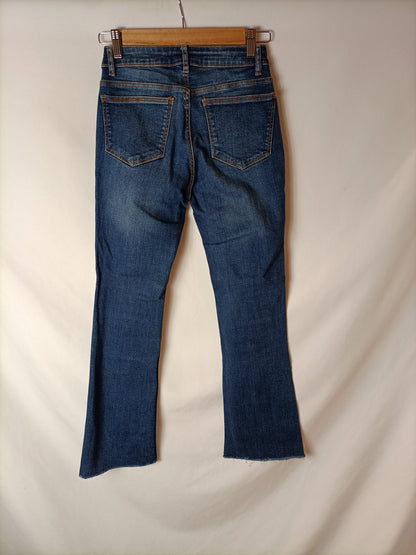 EASY WEAR. Slightly flared cropped denim T.34