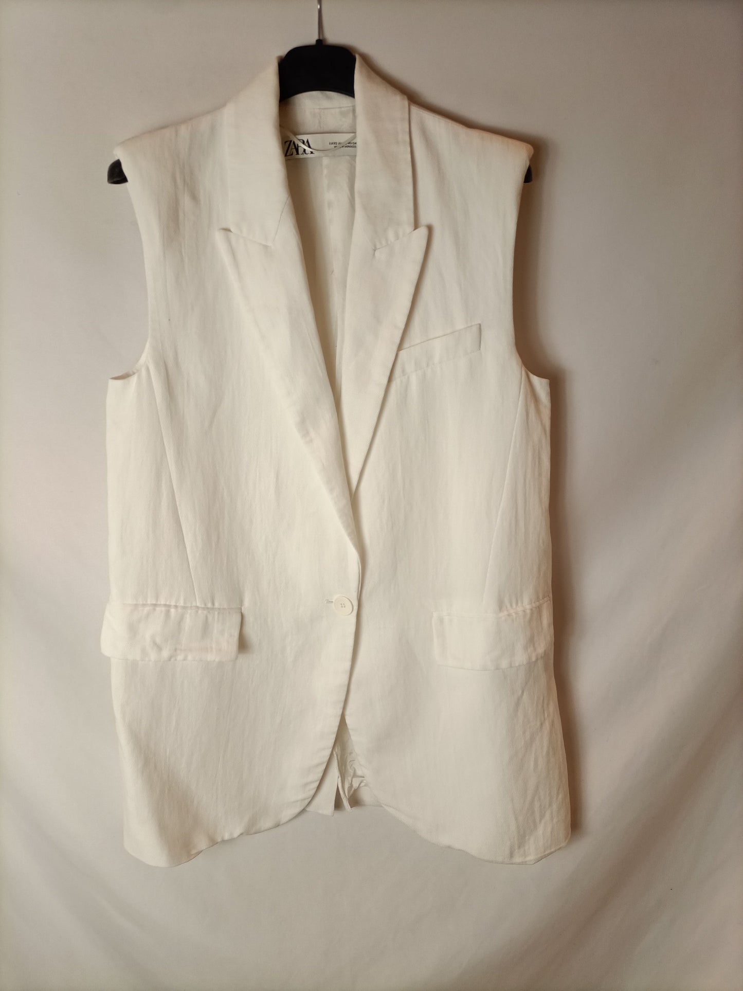 ZARA. White vest T.xs