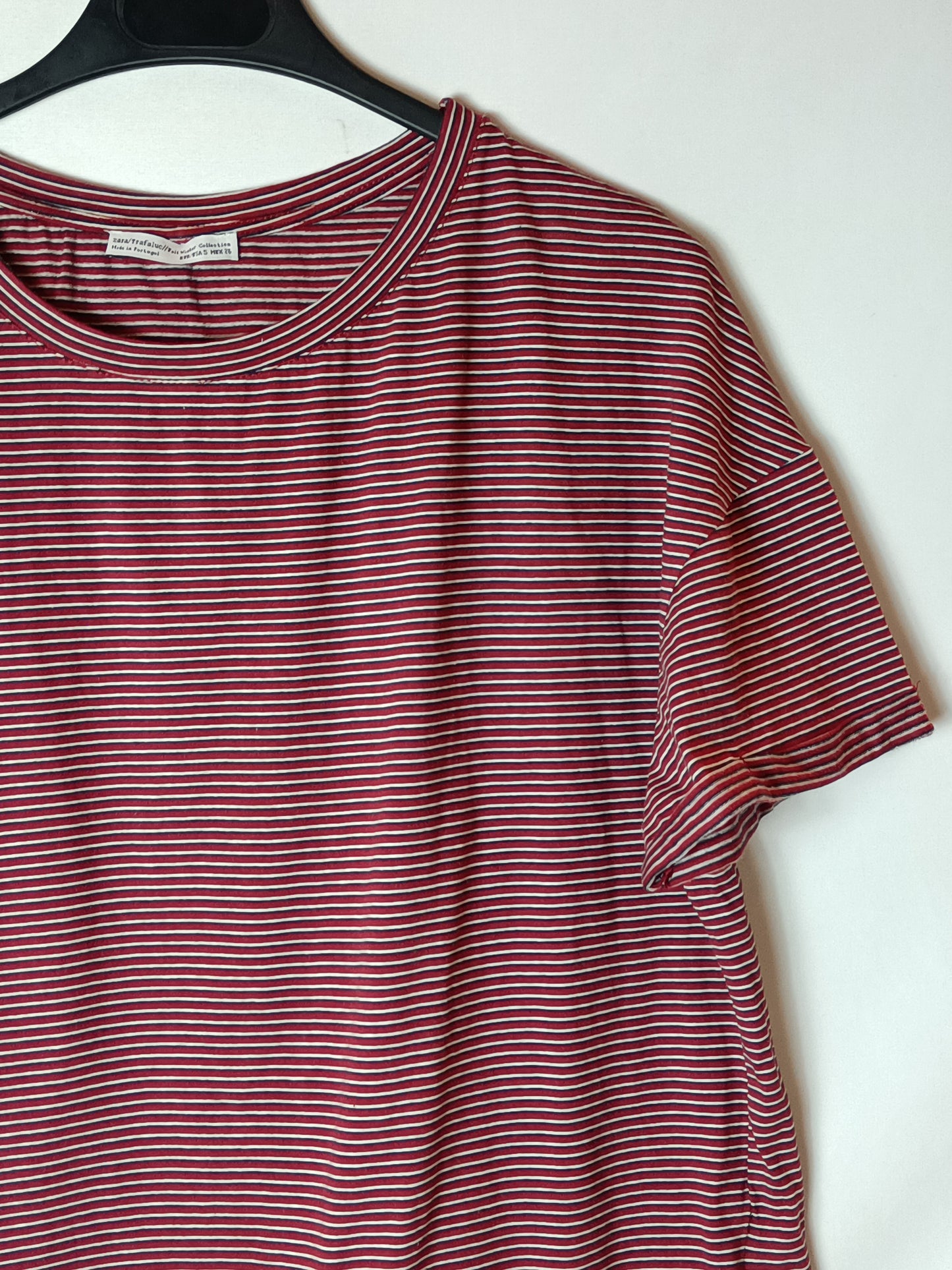 ZARA. Burgundy striped T-shirt. TS 