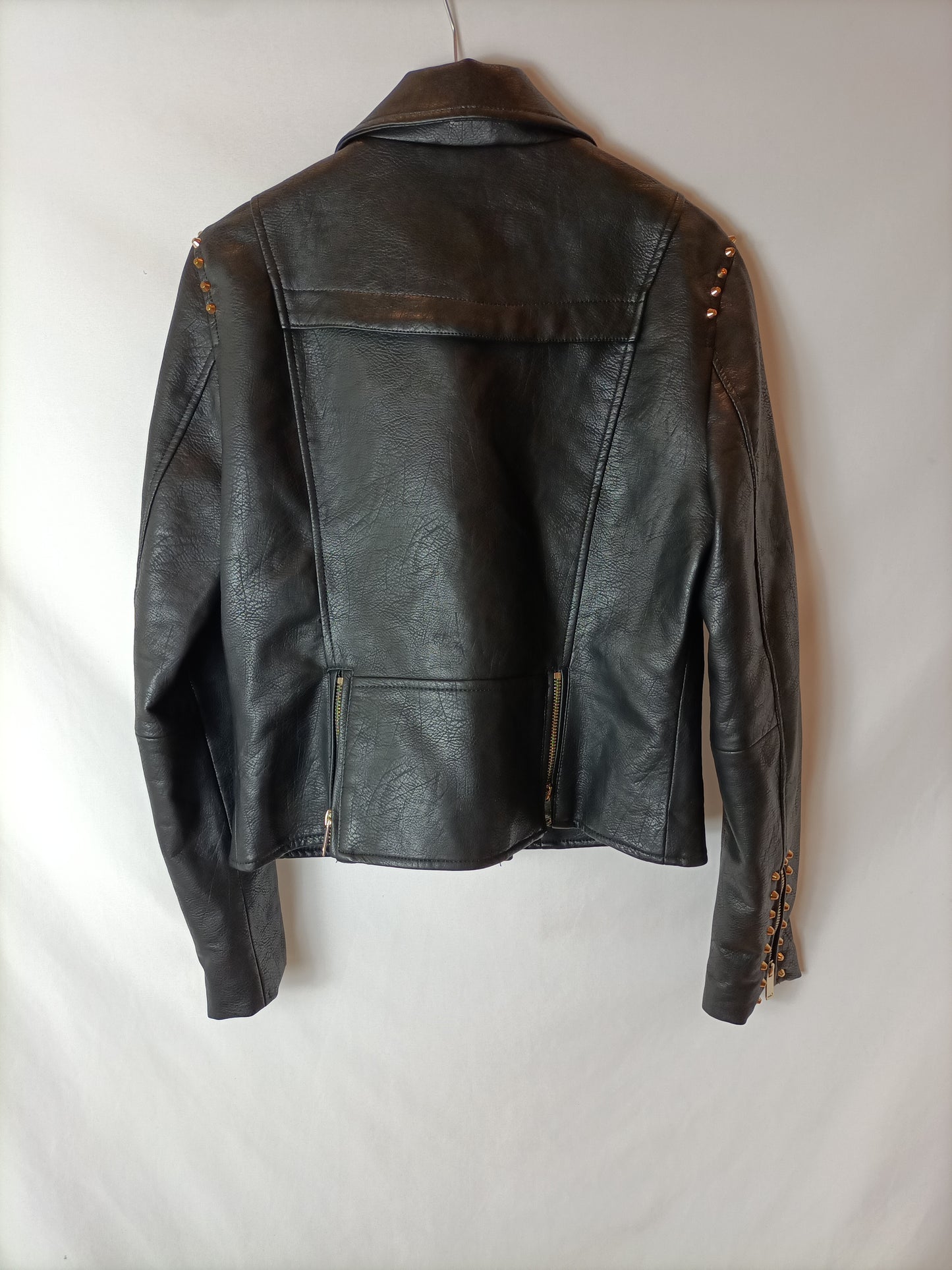 MANGO. Biker negra efecto  piel t.m