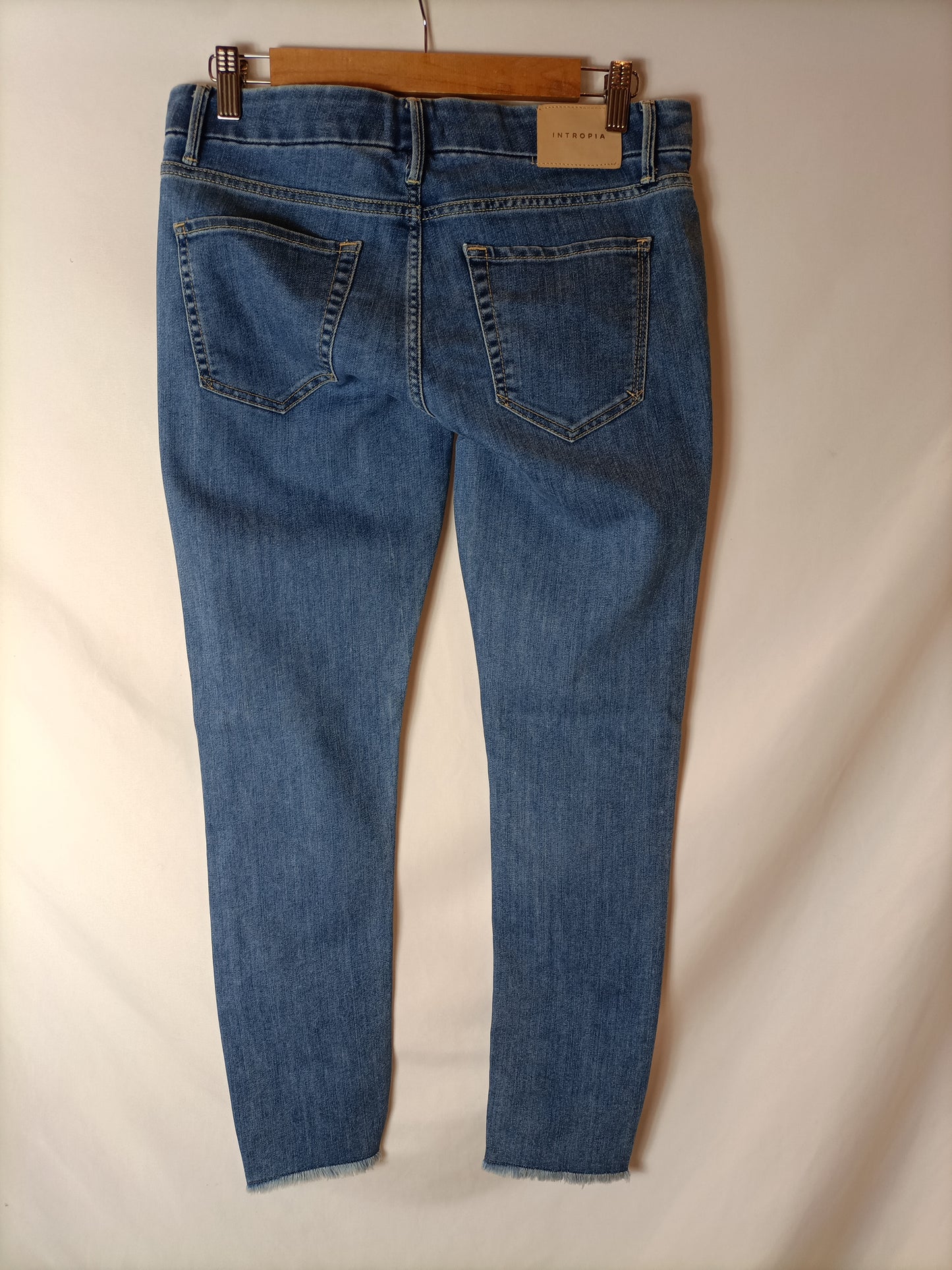 INTROPIA. Fringed jeans, size 40