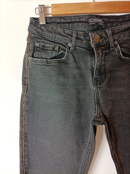 ZARA. Pantalón pantalón detalle lateral T.38