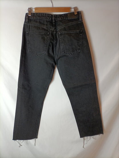 ZARA. Pantalón negro recto T.38