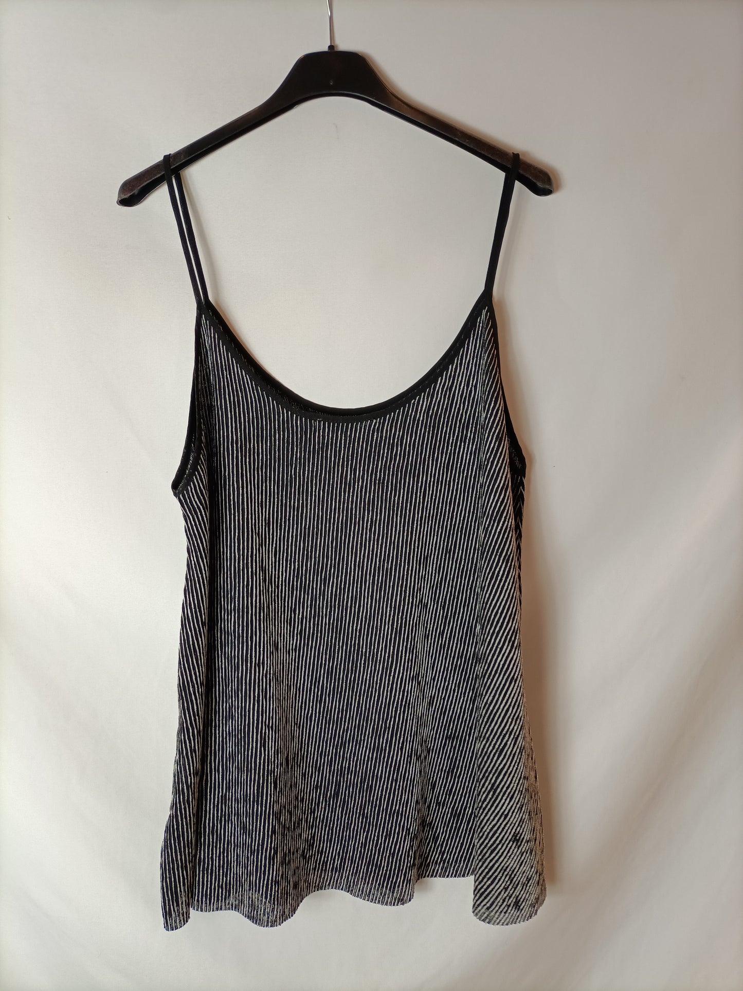 ZARA. Top rayas negro y plateado T.m