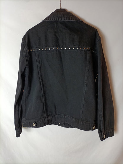 MANGO. Cazadora tachuelas oversized. T M/L