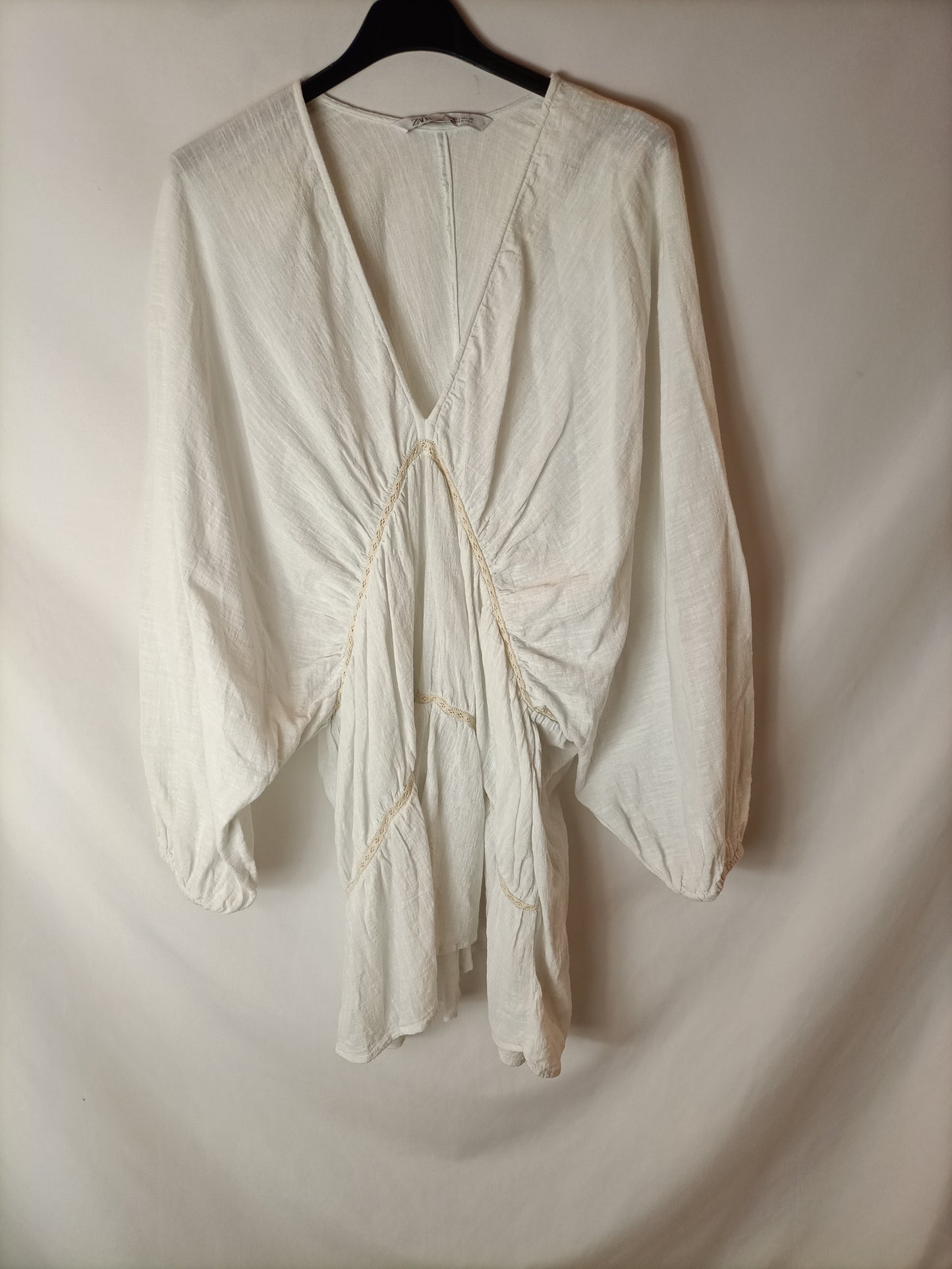 ZARA. Blusa larga/vestido blanco roto. T L