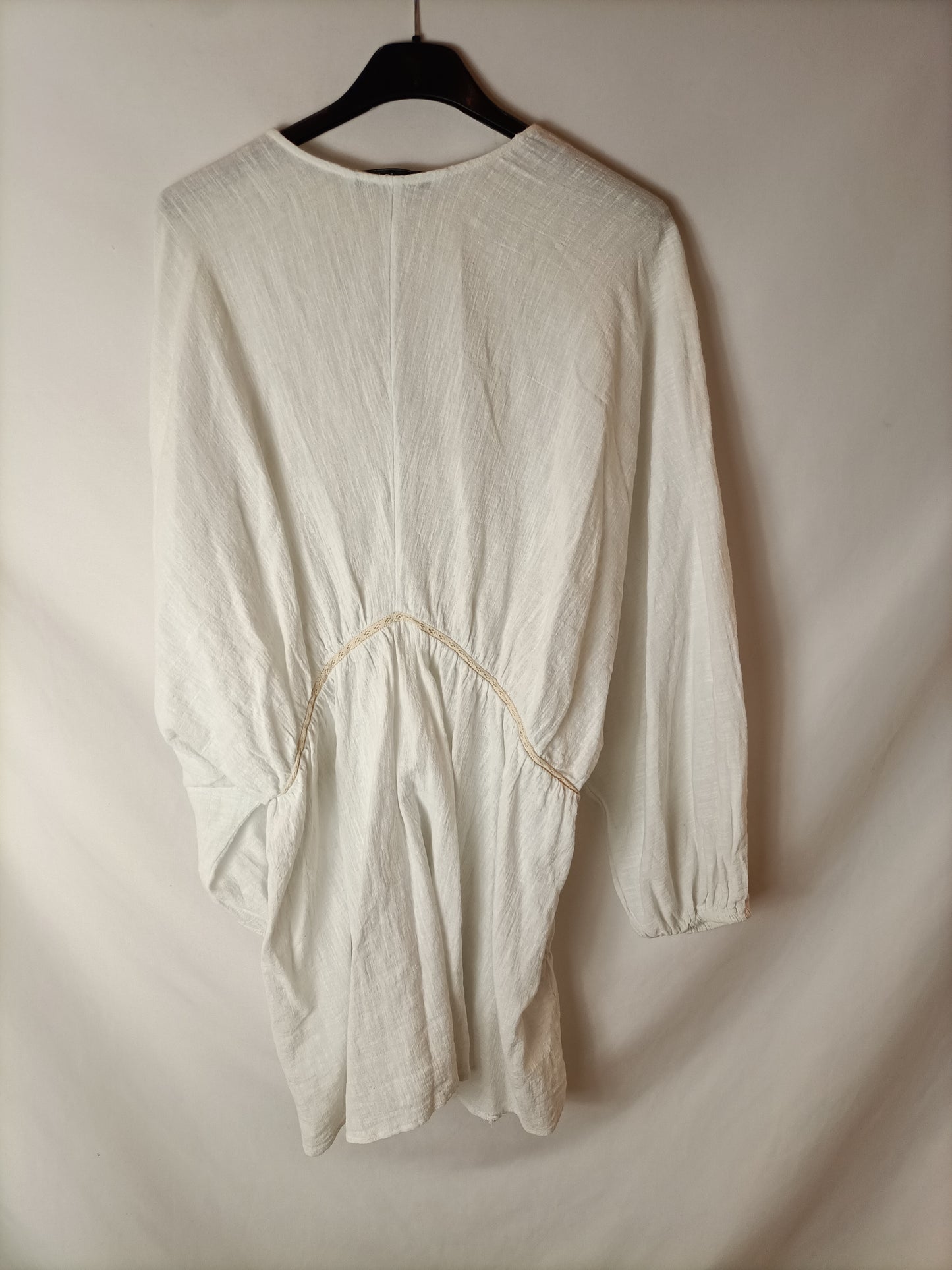 ZARA. Blusa larga/vestido blanco roto. T L
