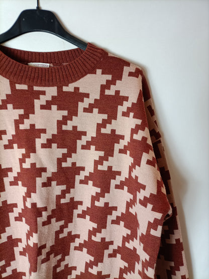 CARMELA CARMELA. Geometric print sweater in rust-colored fabric. TM