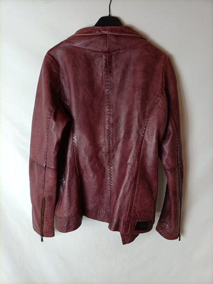 PEPE JEANS. Cazadora piel burdeos. T L