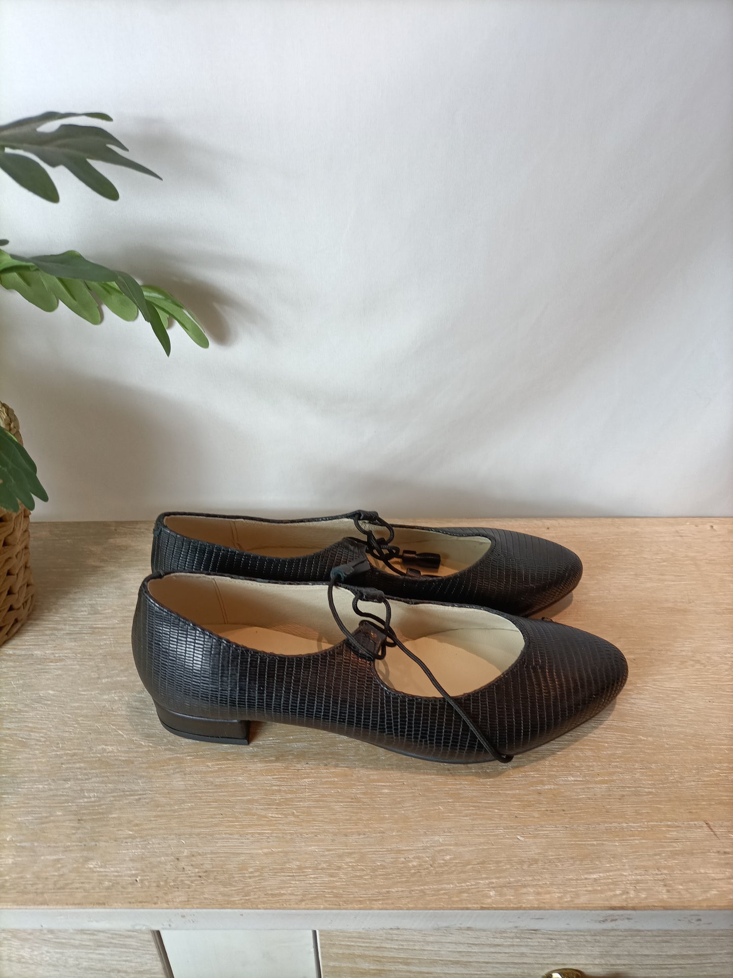 MARDECLEO. Black rope dancer size 38