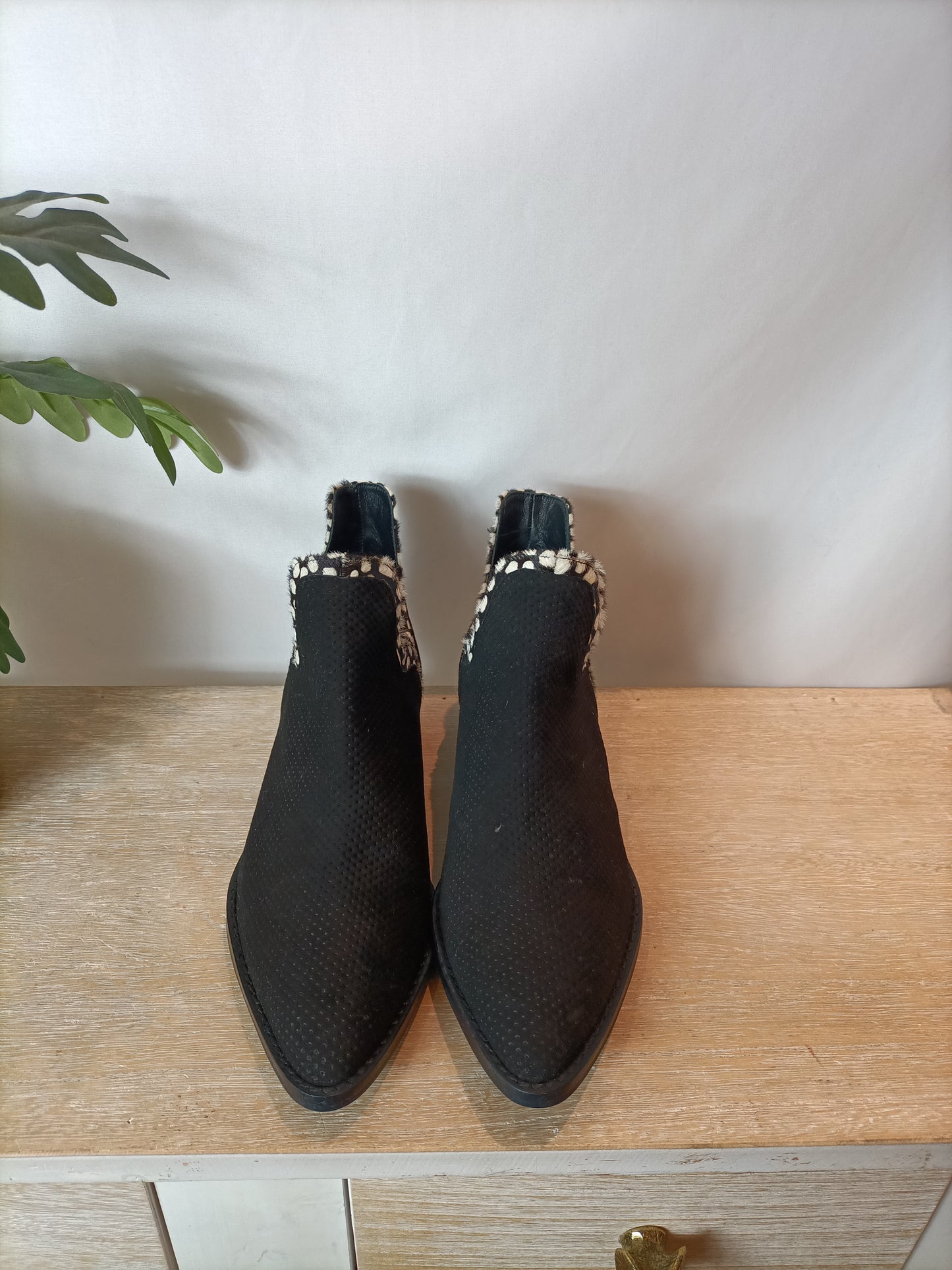 MICUIR. botines negros piel T.38