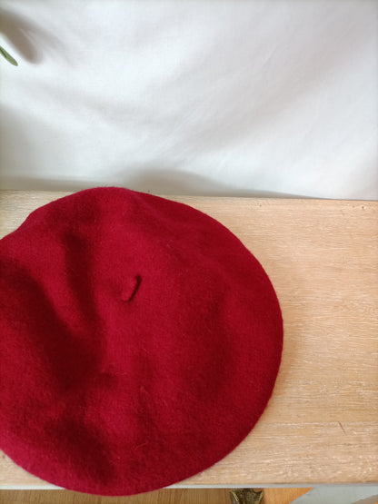 SFERA. Dark red beret