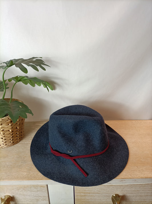 ADOLFO DOMÍNGUEZ. Blue cloth hat