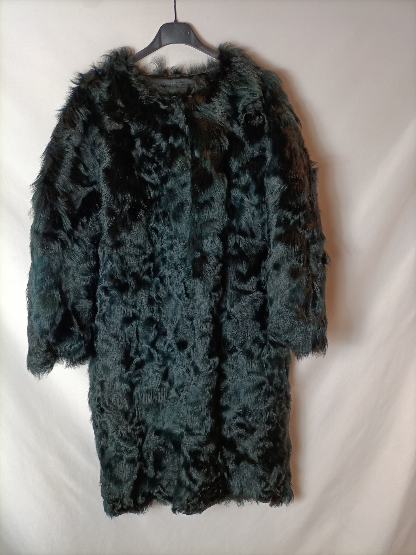 BIMBA Y LOLA. Black and blue fur coat.TL