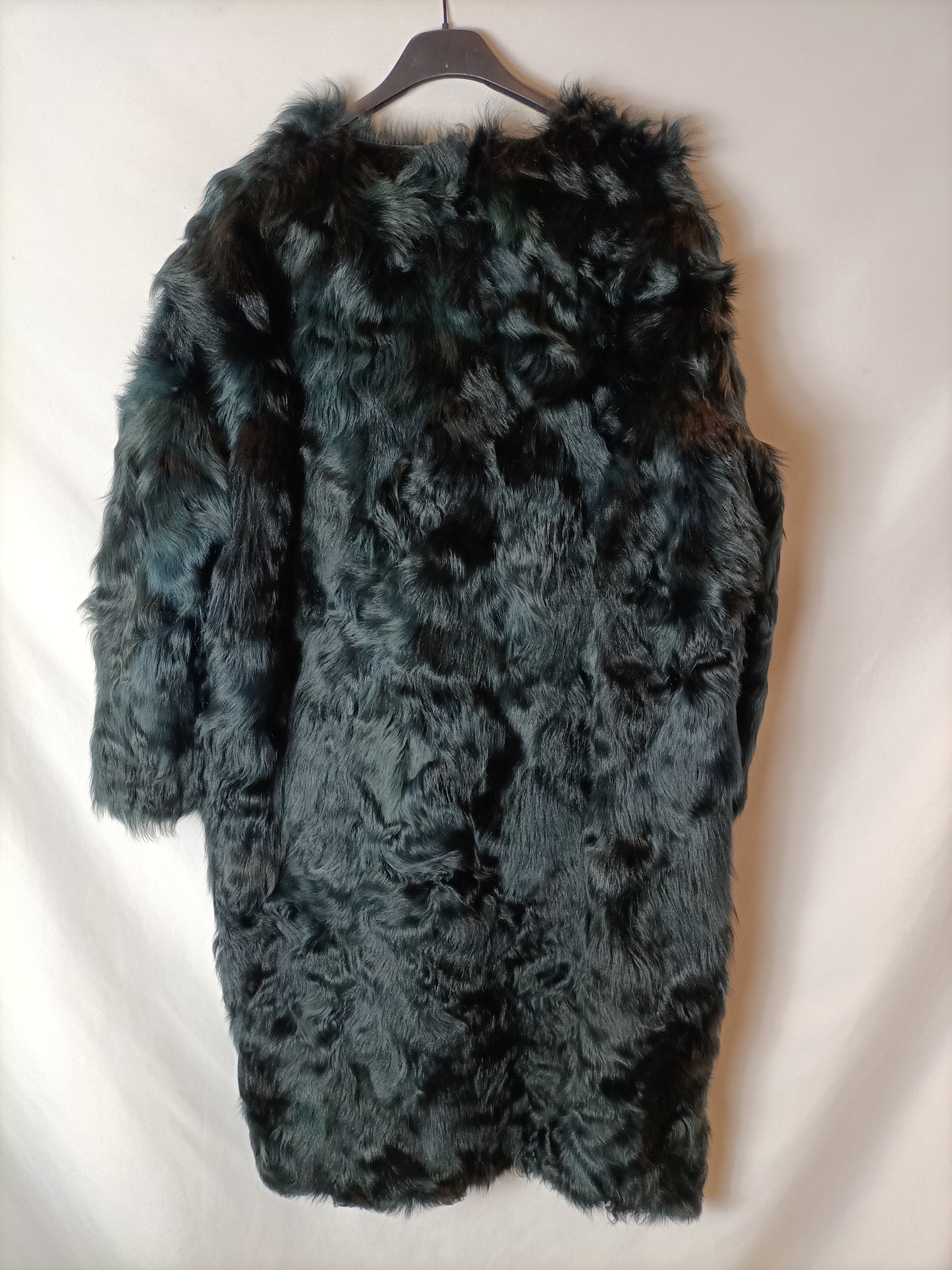 BIMBA Y LOLA. Black and blue fur coat.TL