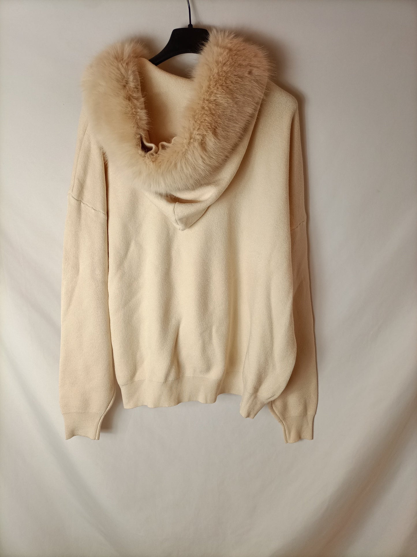 CARLOTA&amp;CO. Tu(l) furry hooded sweater