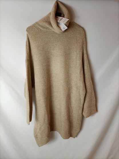 STRADIVARIUS. Vestido/jersey beige T.m