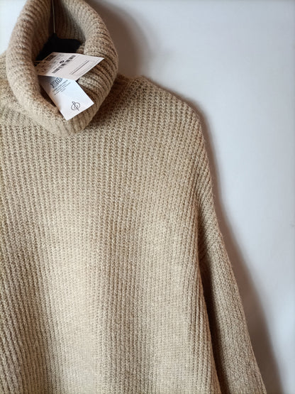 STRADIVARIUS. Vestido/jersey beige T.m