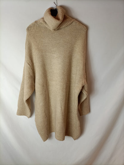 STRADIVARIUS. Vestido/jersey beige T.m