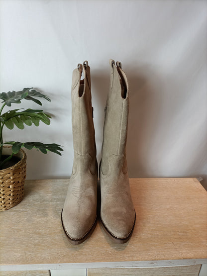 JU COLLECTION. Botas beige cowboy T.37