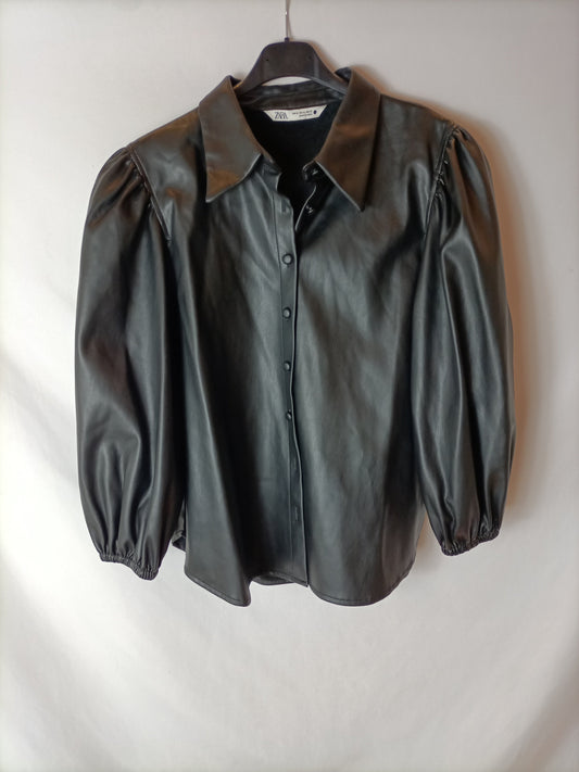 ZARA. Black faux leather overshirt. Size XL (m/l)