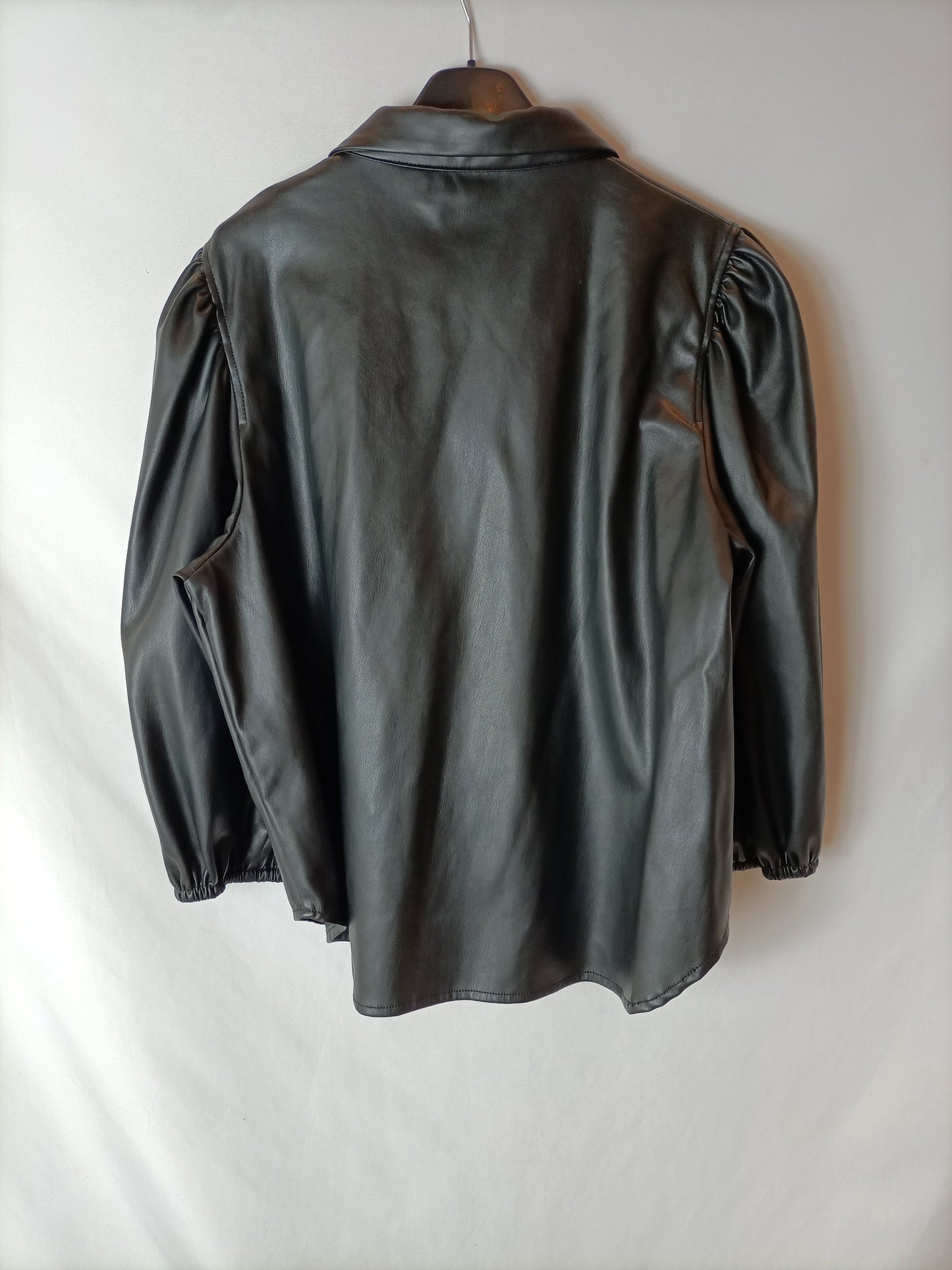 ZARA. Black faux leather overshirt. Size XL (m/l)