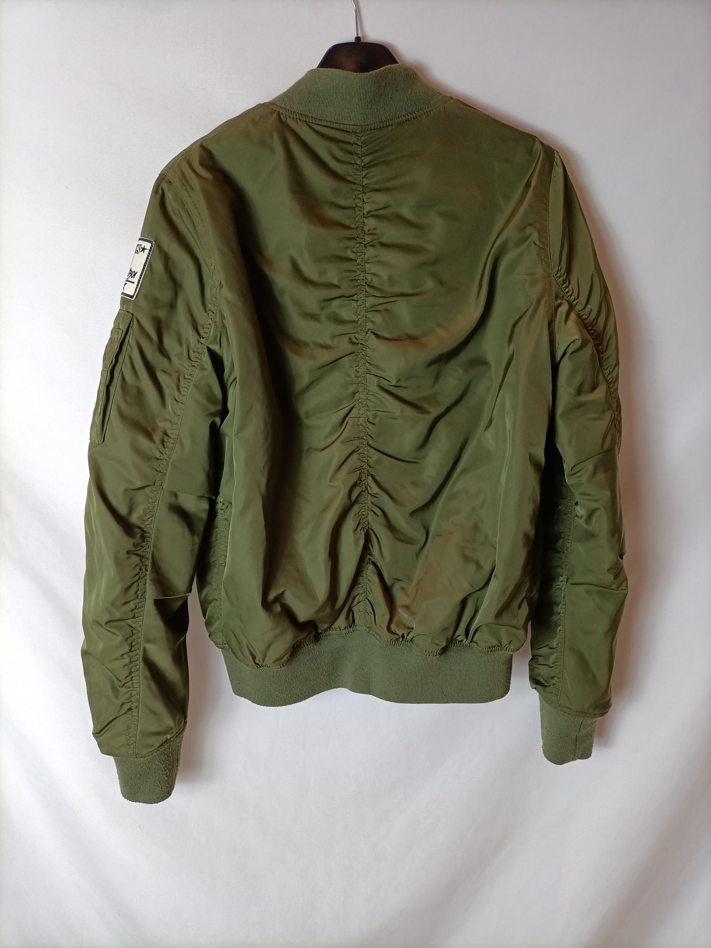 TOPSHOP. Bomber verde parches T.38