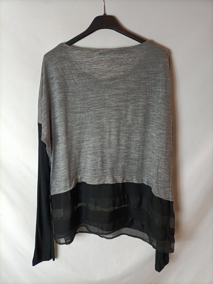 ZARA. Camiseta gris doble textura T.m