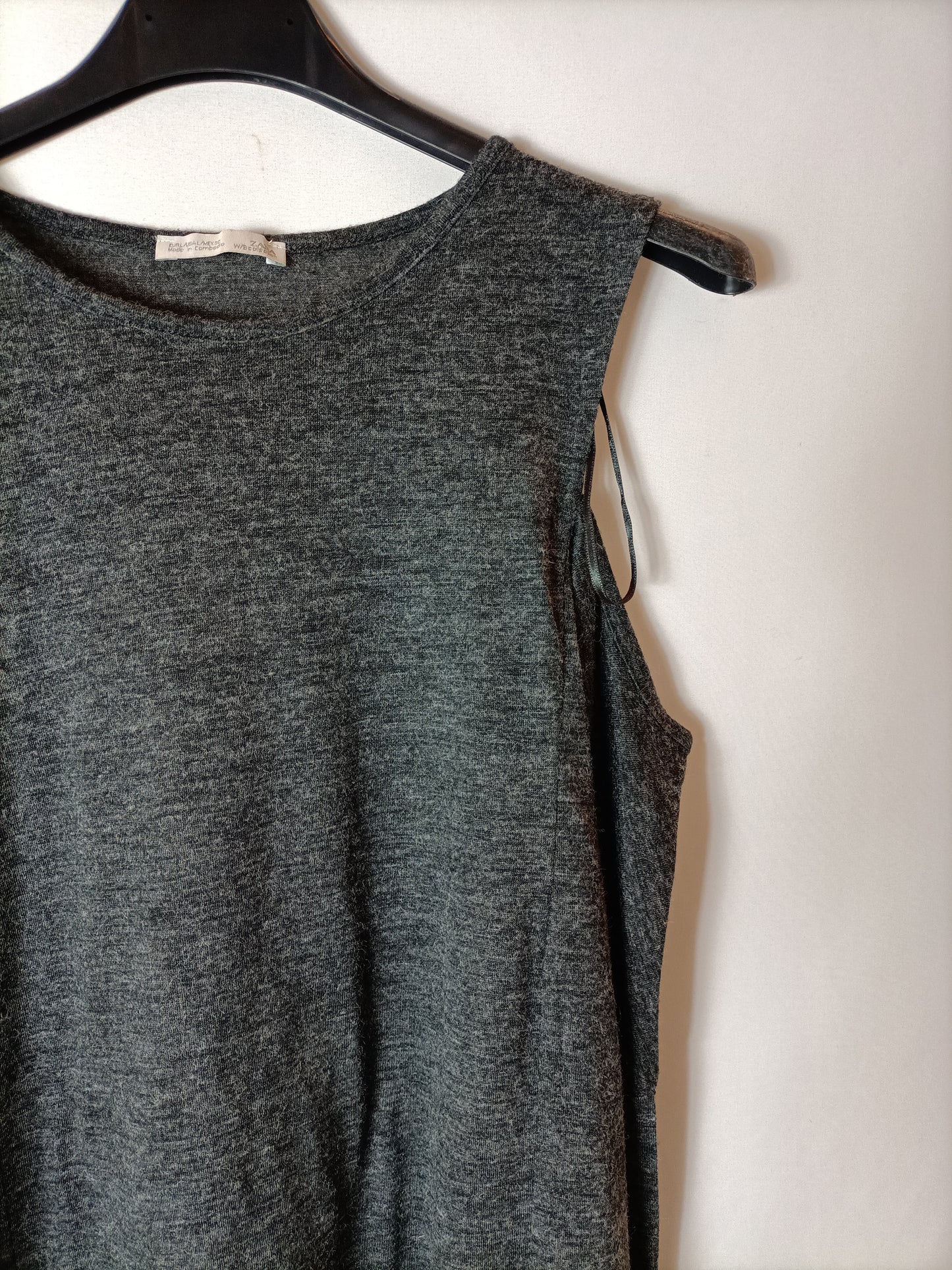 ZARA. Grey off-the-shoulder top