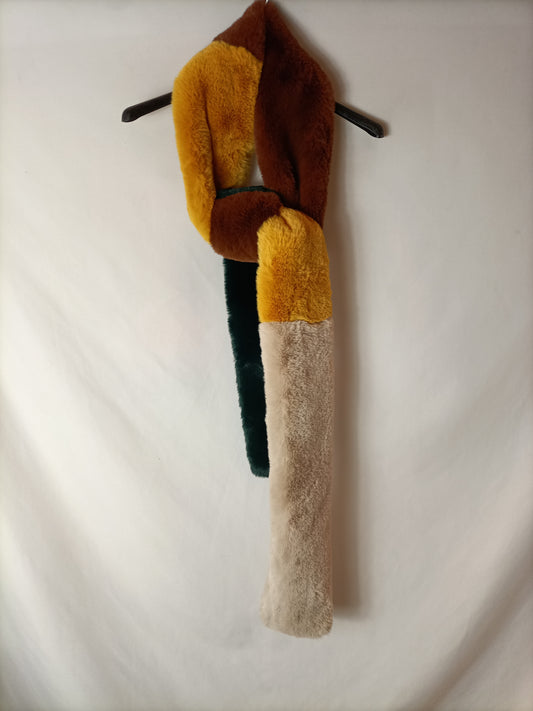 PARFOIS. Bufanda pelo colores.