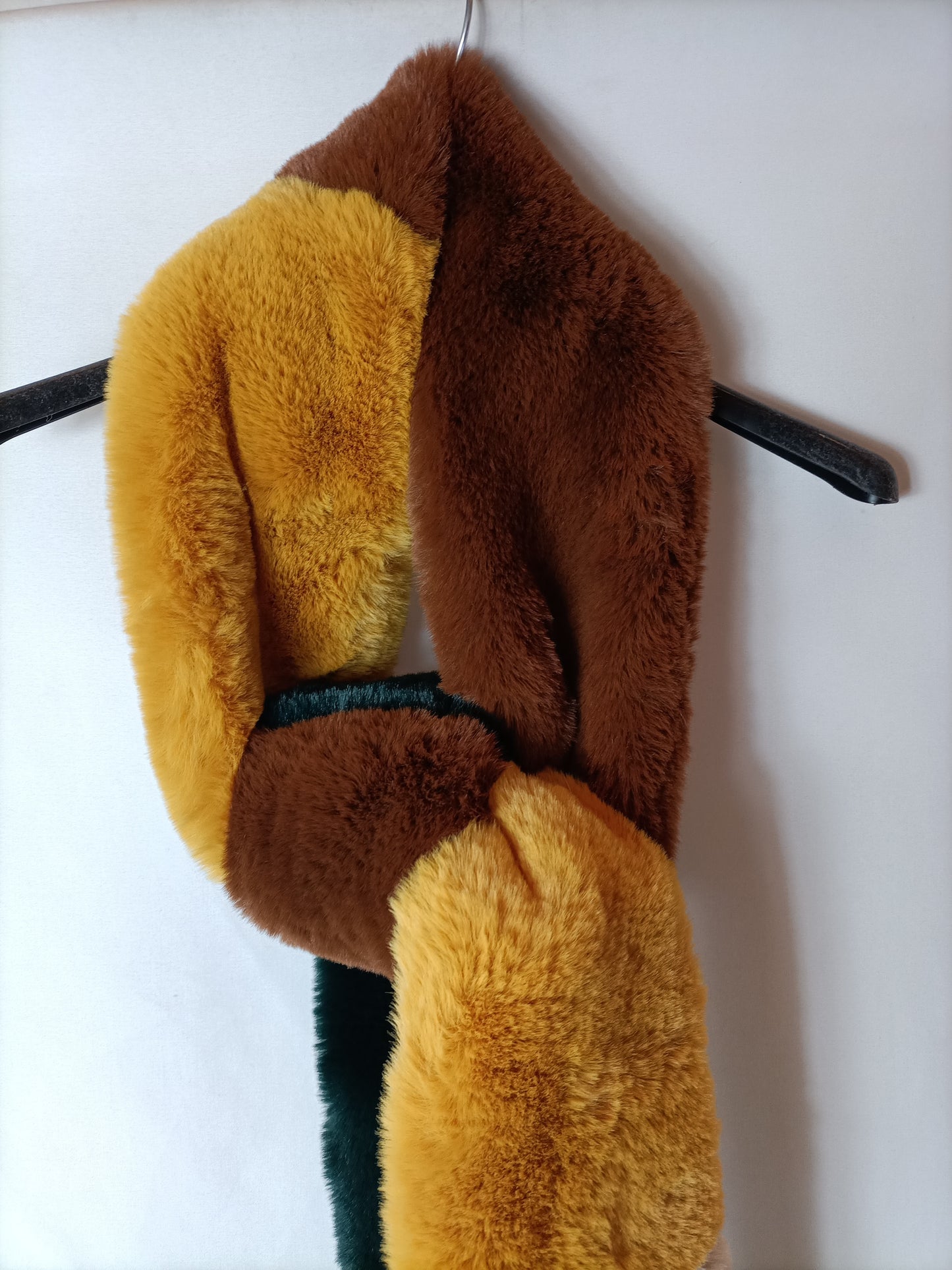 PARFOIS. Bufanda pelo colores.