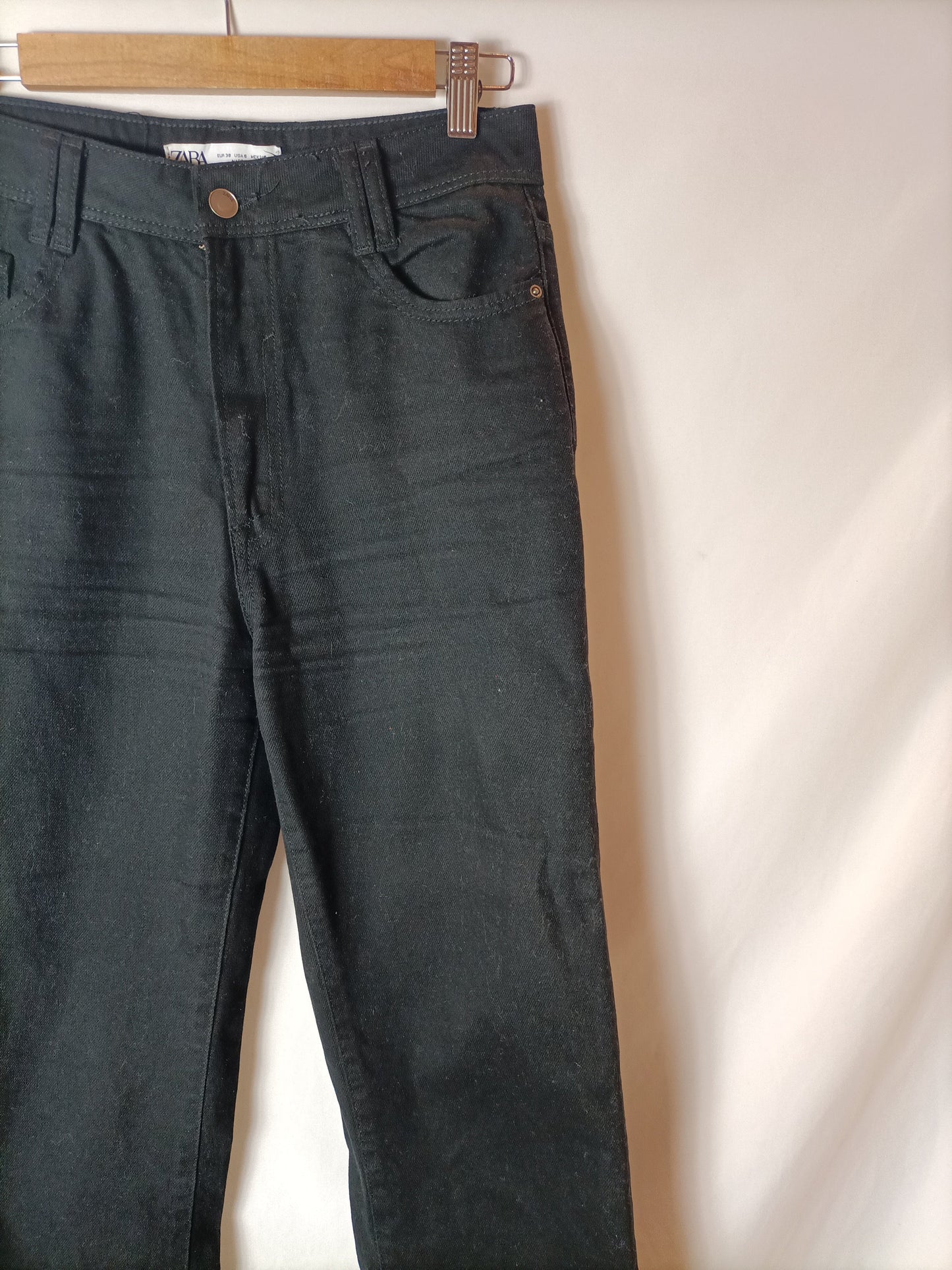 ZARA. Straight black trousers, size 38