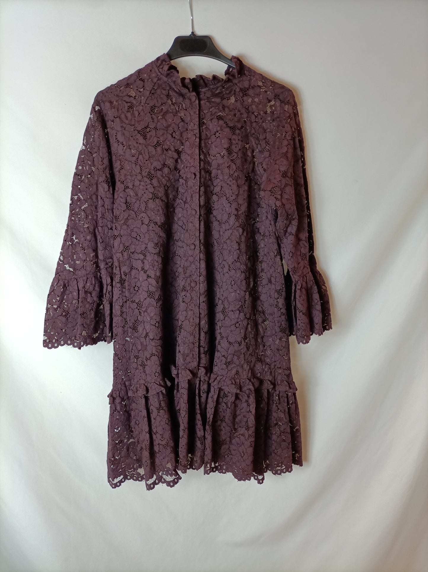 H&M. Vestido encaje burdeos T.xs