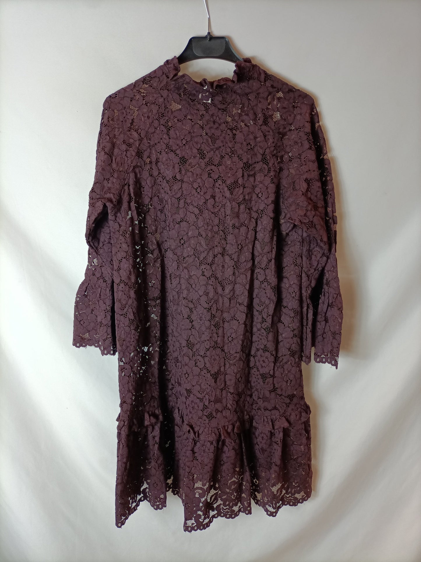 H&M. Vestido encaje burdeos T.xs