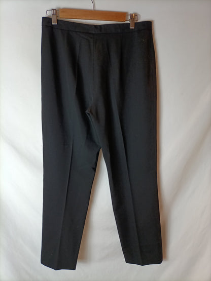 FRE LUIS LOVERA. Pantalón negro de vestir T.40