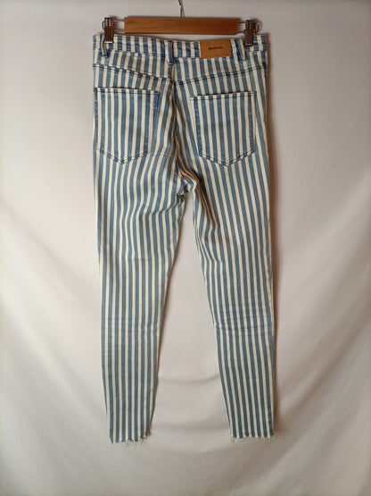 STRADIVARIUS. Pantalones rayas elásticos. T 36