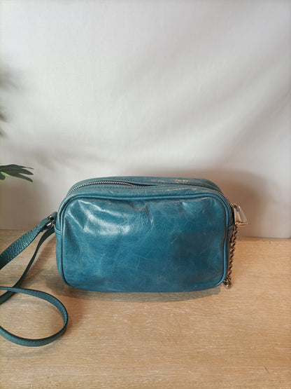 BIMBA Y LOLA. Bolso piel turquesa.