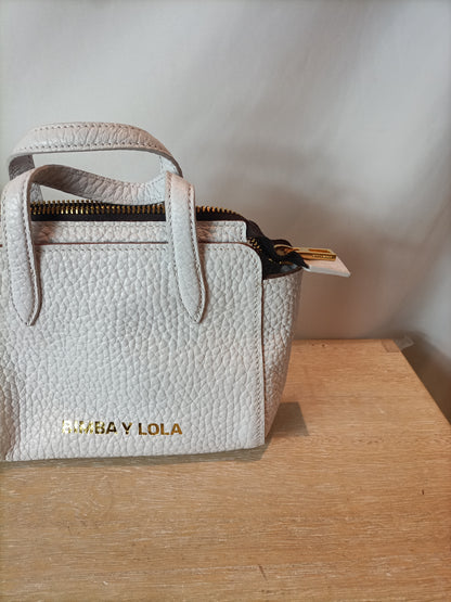 BIMBA Y LOLA. Bolso piel blanco con asa corta  y larga.