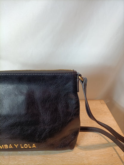 BIMBA Y LOLA. Bolso piel textura marrón oscuro