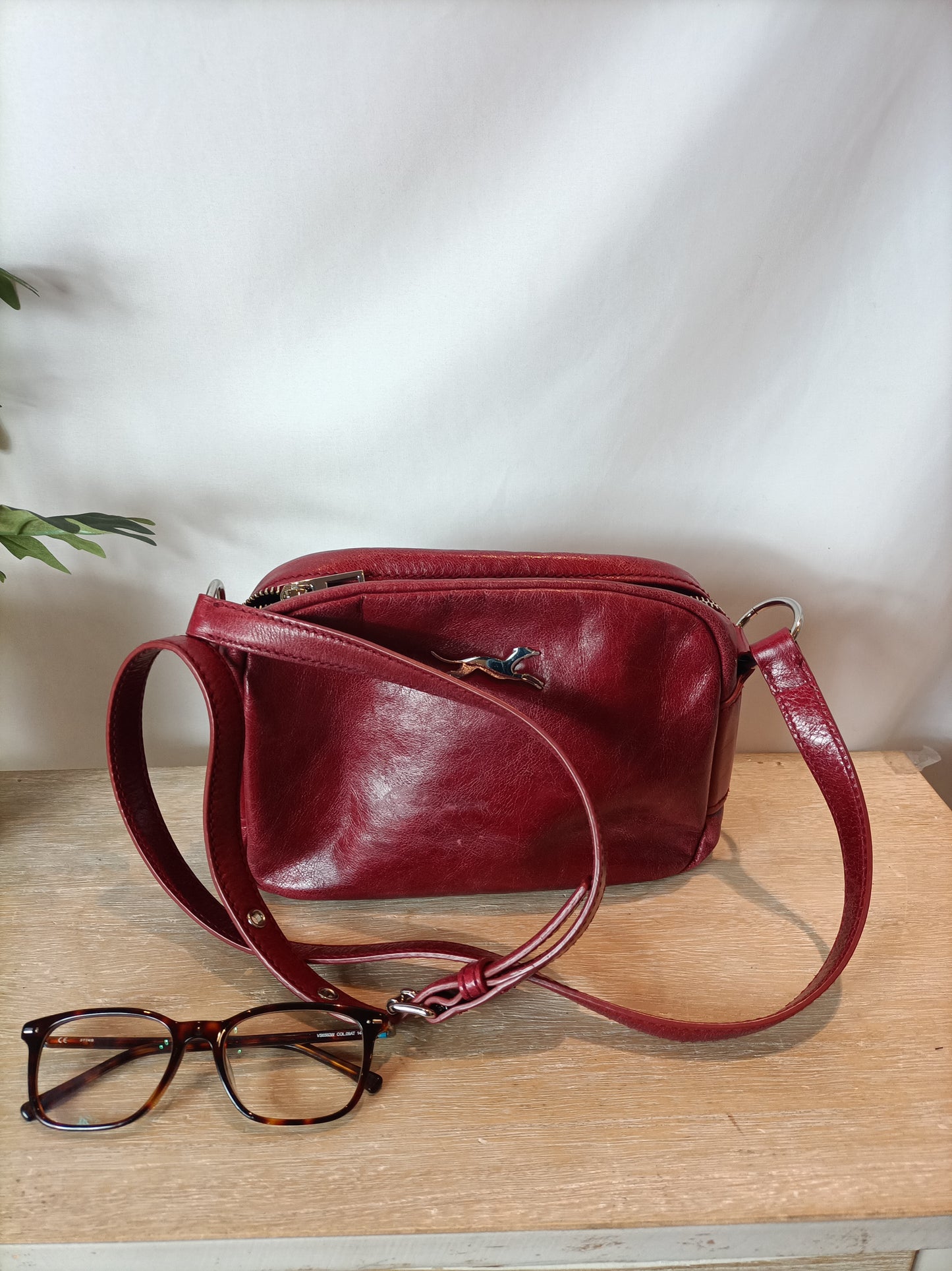 BIMBA Y LOLA. Bolso piel rojo (tara)